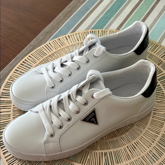 Guess White and Black Casual Sneakers - Picture 1 of 7